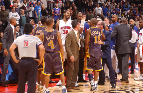 支线密度与 支线密度与